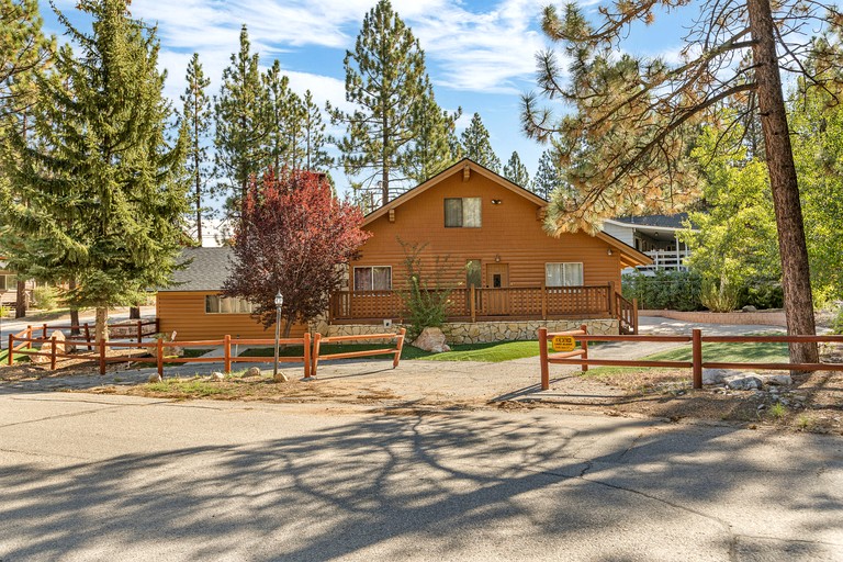 Cabins (United States of America, Big Bear Lake, California)