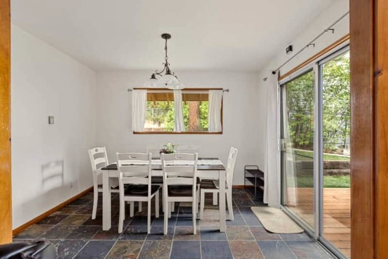 Cabins (United States of America, Big Bear Lake, California)