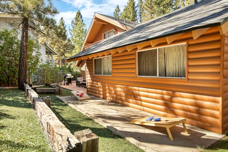Cabins (United States of America, Big Bear Lake, California)