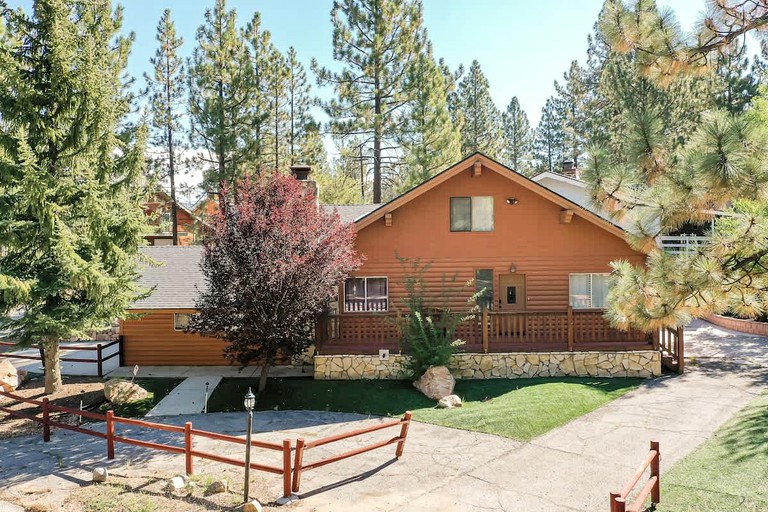 Cabins (United States of America, Big Bear Lake, California)