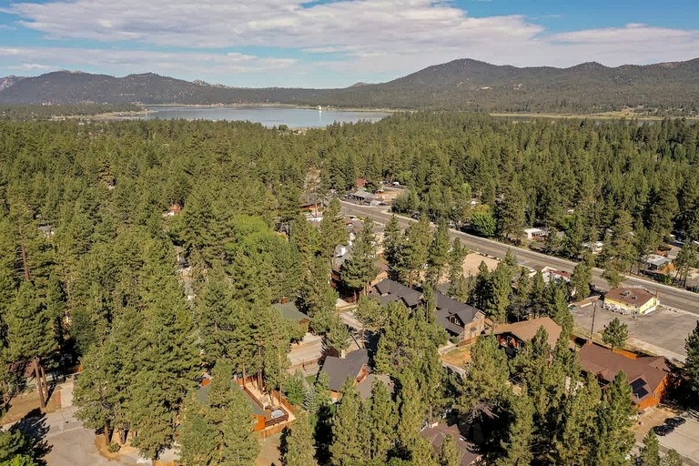 Cabins (United States of America, Big Bear Lake, California)