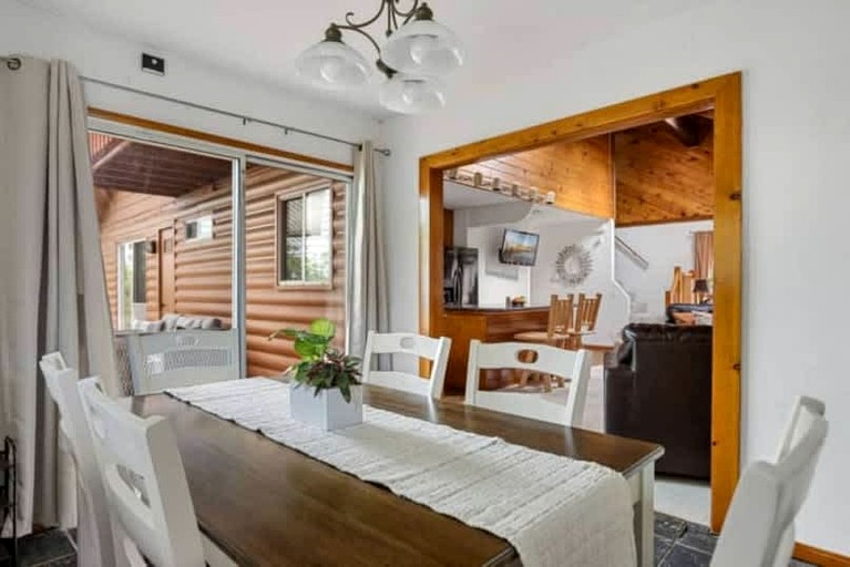 Cabins (United States of America, Big Bear Lake, California)