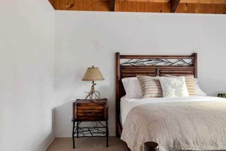 Cabins (United States of America, Big Bear Lake, California)