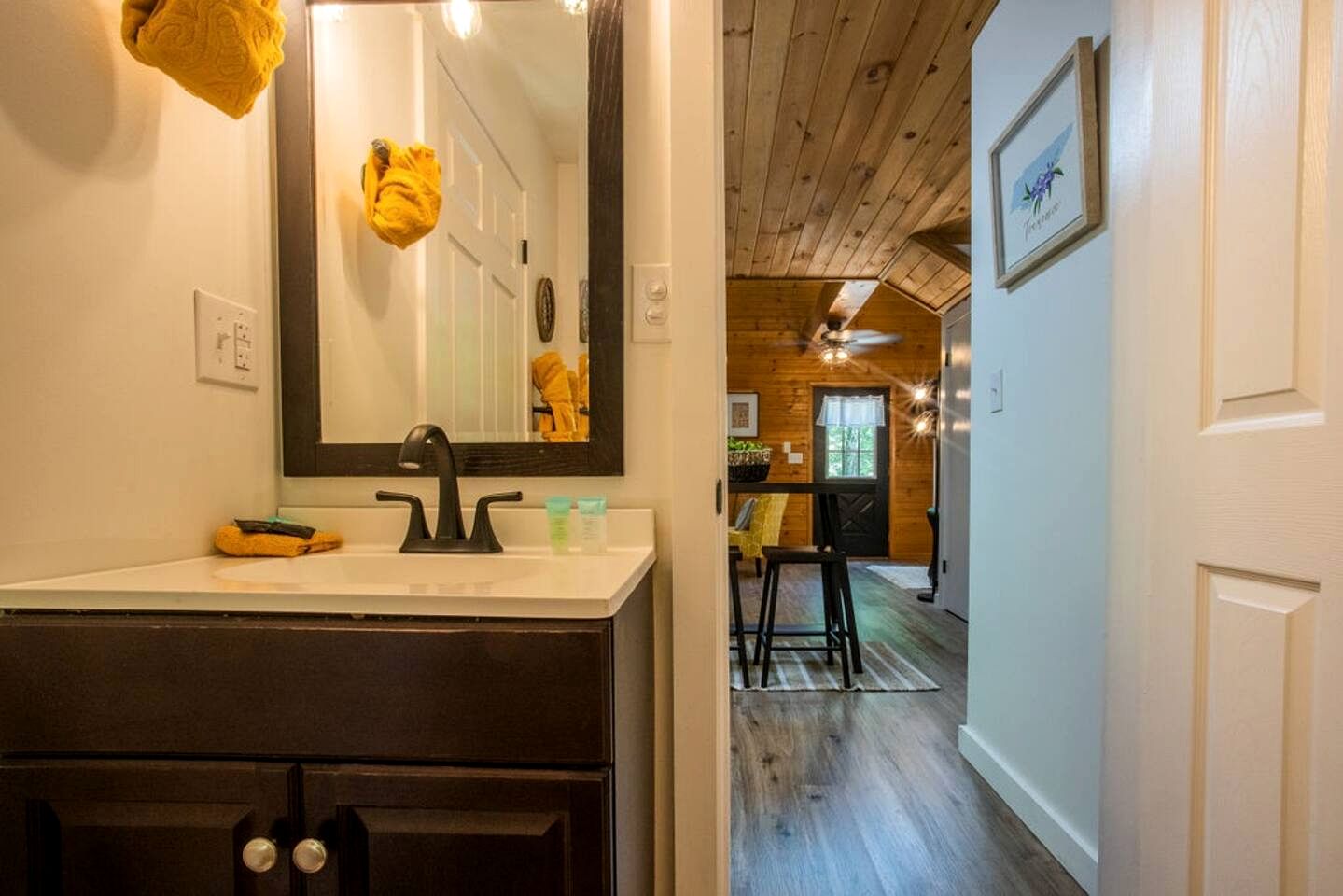 Incredible Secluded Cabin with Hot-tub in Gatlinburg, Tennessee