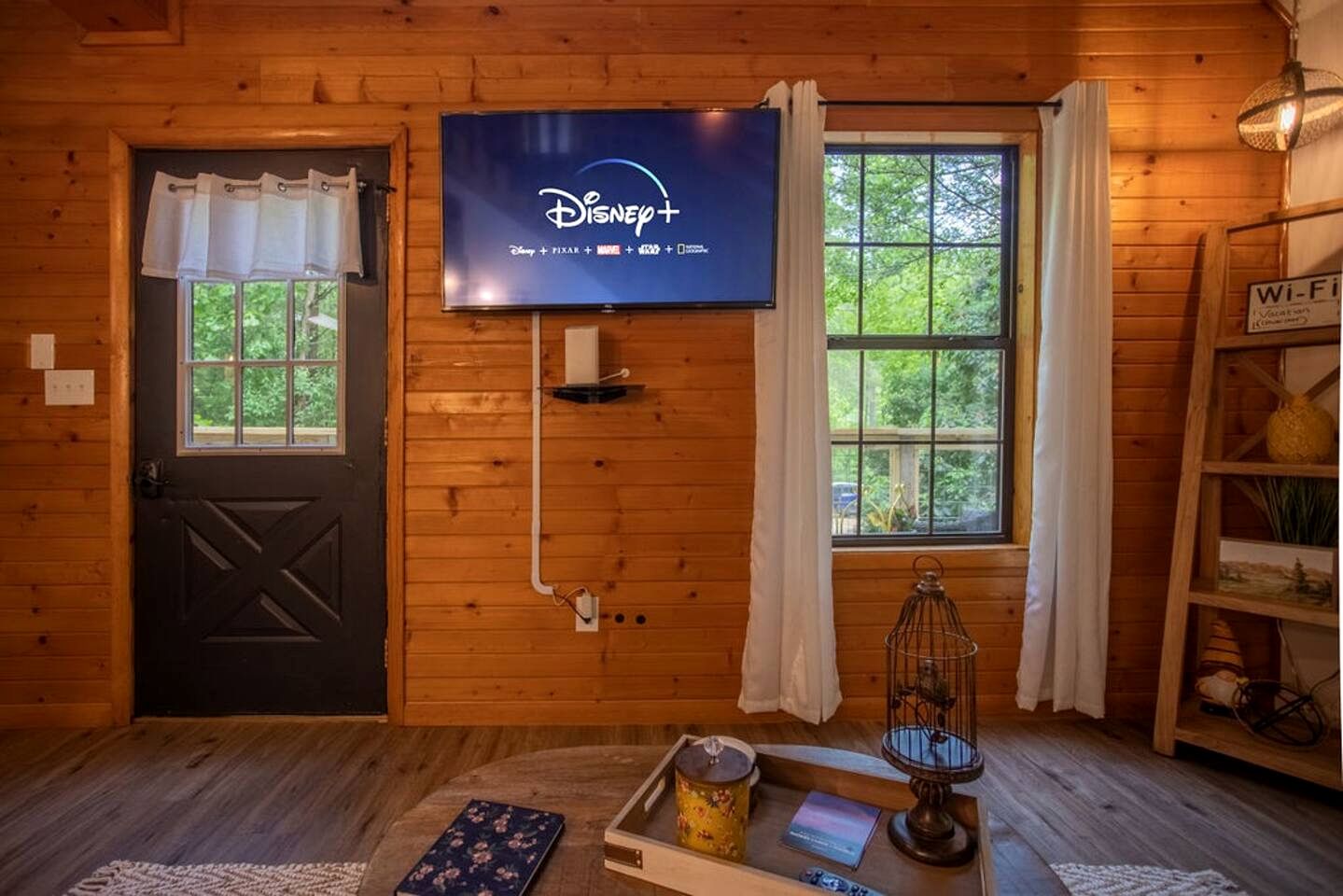 Incredible Secluded Cabin with Hot-tub in Gatlinburg, Tennessee