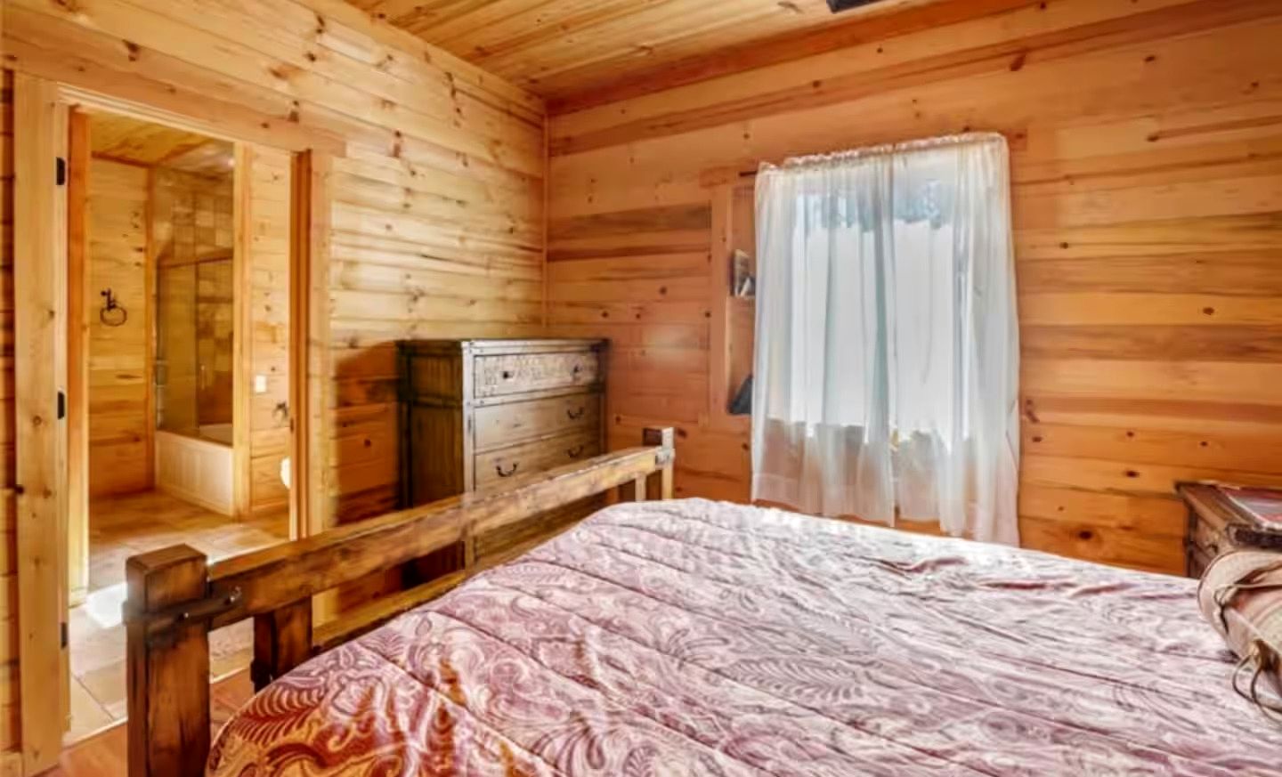 Incredible Spacious Barn for a Unique Escape in Nature in Cripple Creek, Colorado