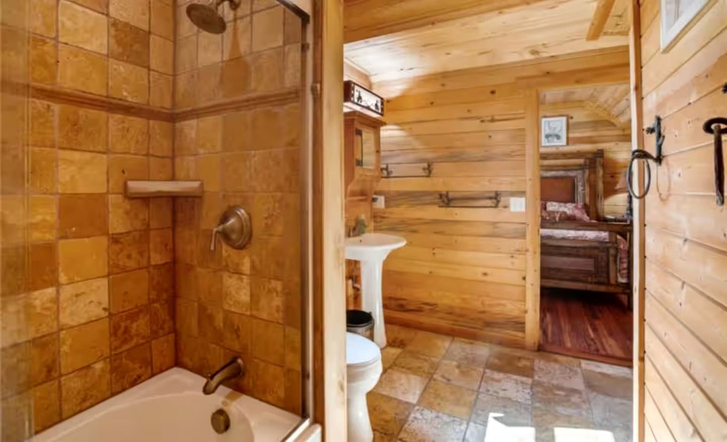 Incredible Spacious Barn for a Unique Escape in Nature in Cripple Creek, Colorado