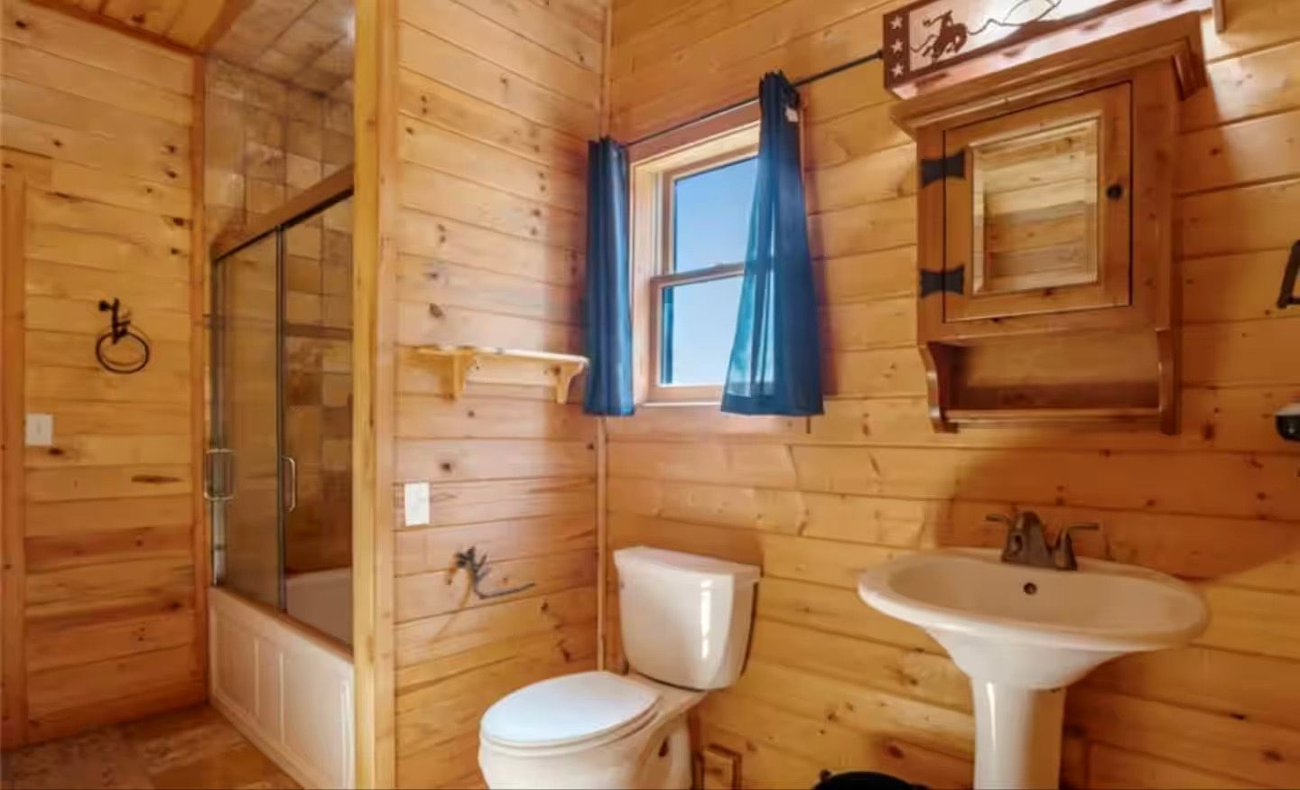 Incredible Spacious Barn for a Unique Escape in Nature in Cripple Creek, Colorado