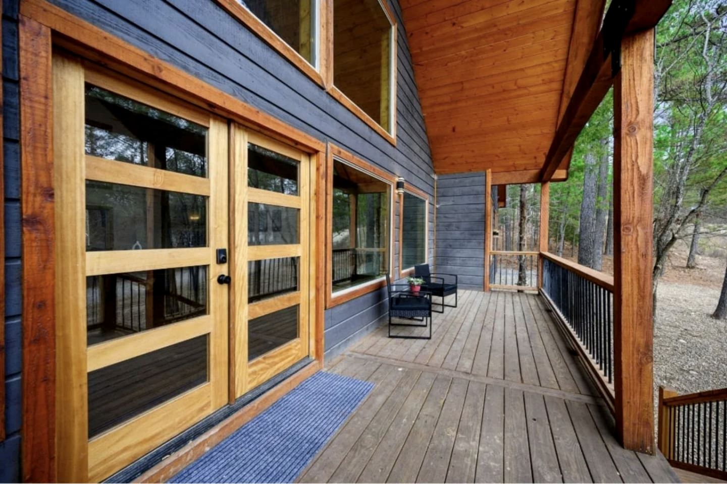 Incredible Spacious Cabin Surrounded by Nature for an Amazing Escape for the Whole Family in Broken Bow, Oklahoma