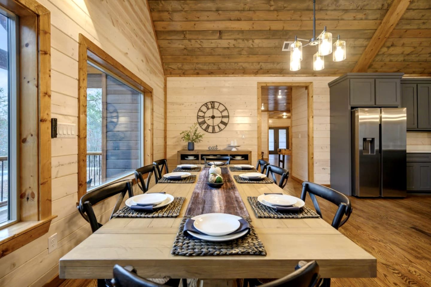 Incredible Spacious Cabin Surrounded by Nature for an Amazing Escape for the Whole Family in Broken Bow, Oklahoma
