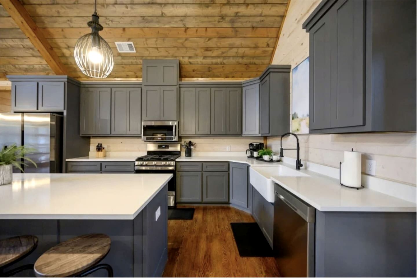 Incredible Spacious Cabin Surrounded by Nature for an Amazing Escape for the Whole Family in Broken Bow, Oklahoma
