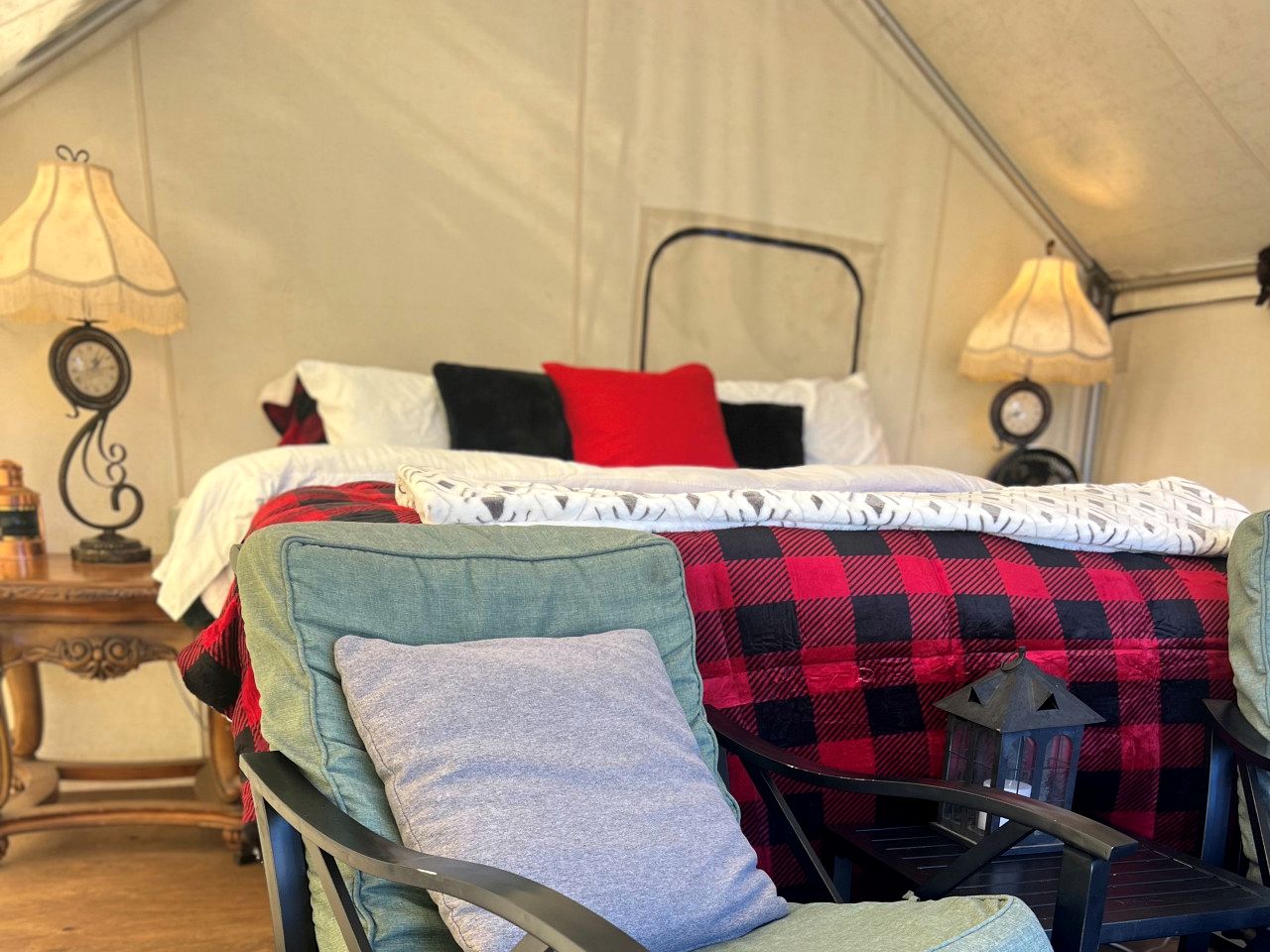 Incredible Tented Cabin with Fantastic Vistas in Conner, Montana