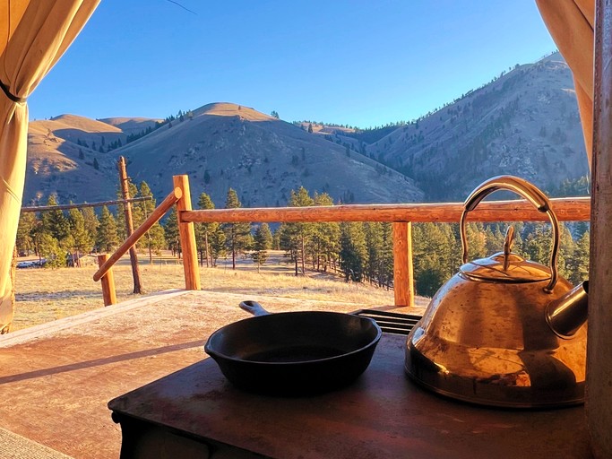 Tented Cabins (United States of America, Conner, Montana)