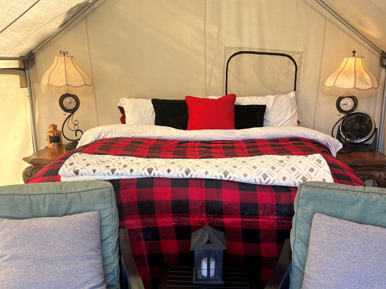 Incredible Tented Cabin with Fantastic Vistas in Conner, Montana