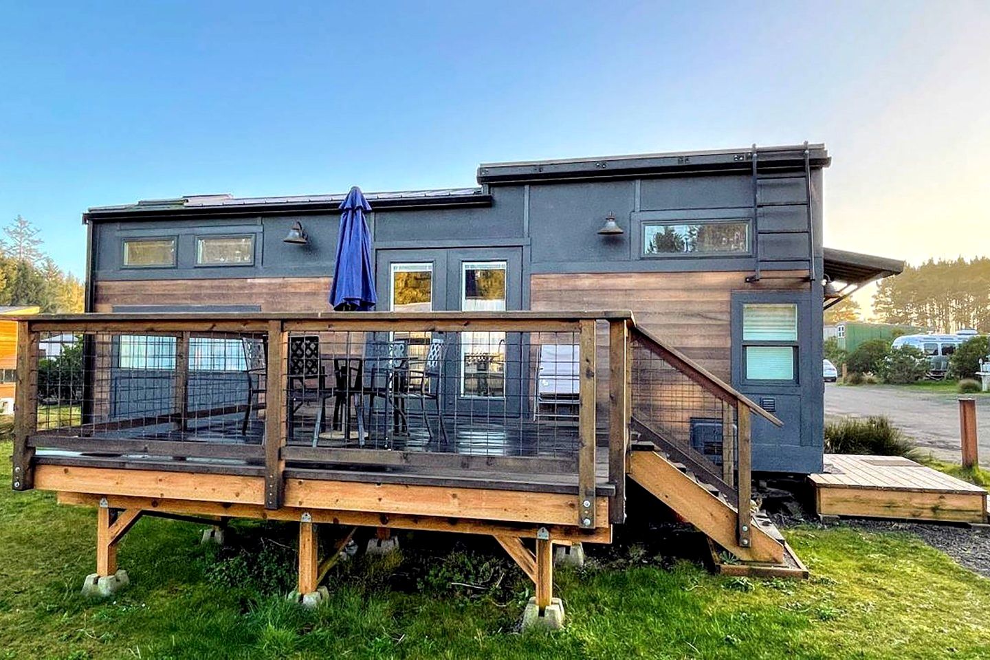 Incredible Tiny House with Fireplace in Waldport, Oregon