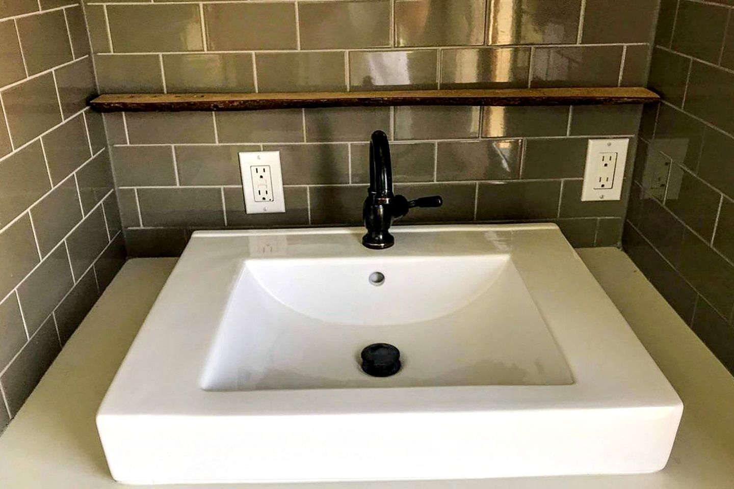 Incredible Tiny House with Fireplace in Waldport, Oregon