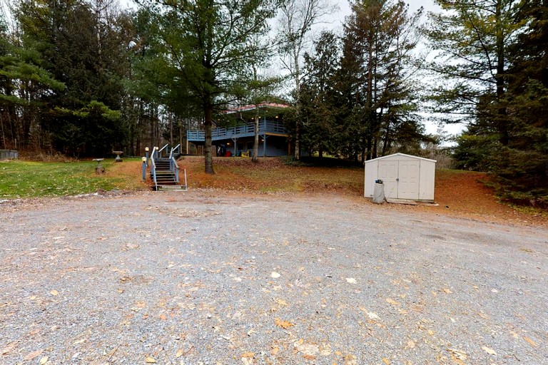 Cottages (Canada, Brighton, Ontario)