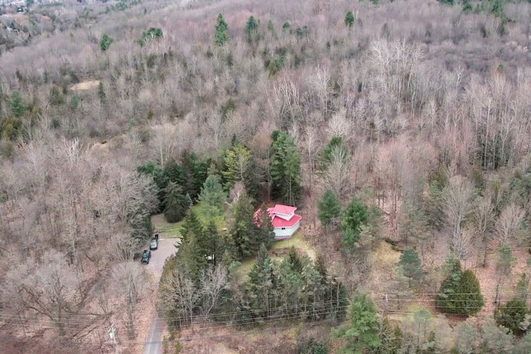Cottages (Canada, Brighton, Ontario)