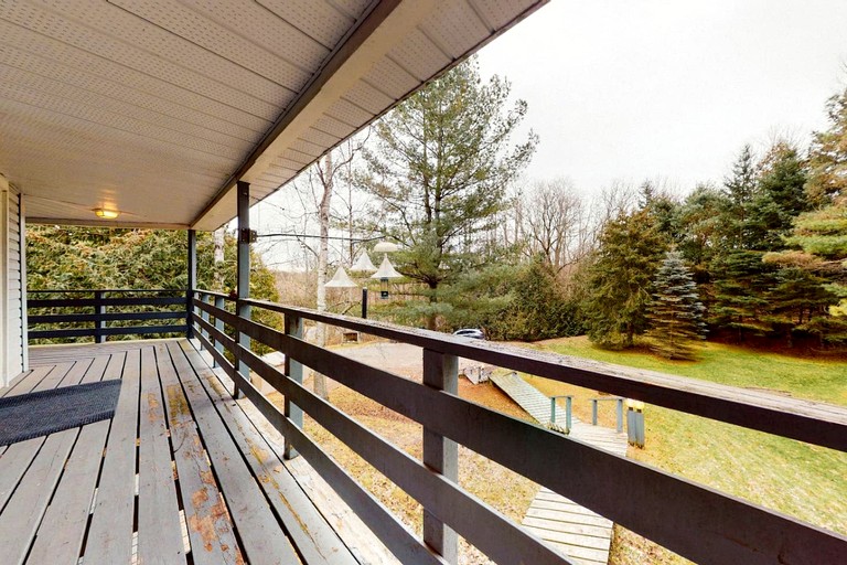 Cottages (Canada, Brighton, Ontario)