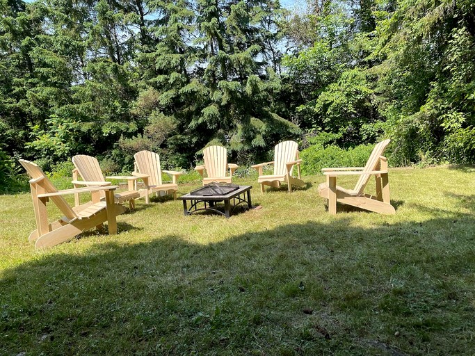 Cottages (Canada, Brighton, Ontario)