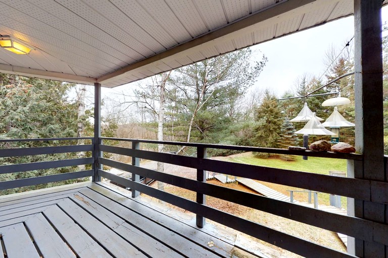 Cottages (Canada, Brighton, Ontario)