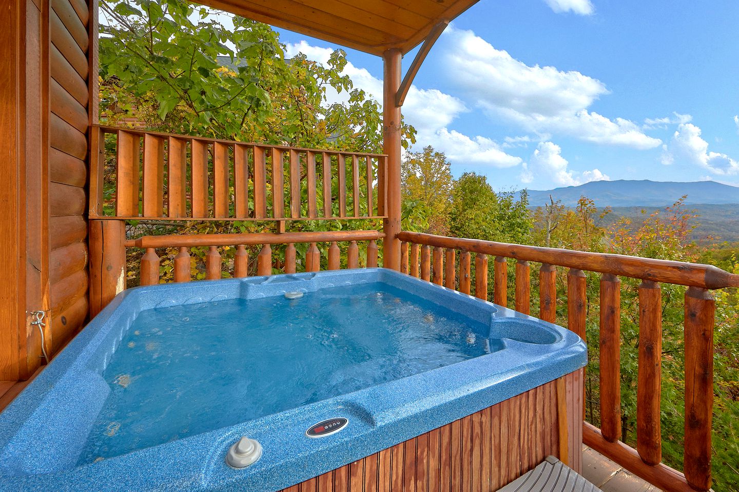 Stunning Smoky Mountain Vacation Rental with a Hot Tub