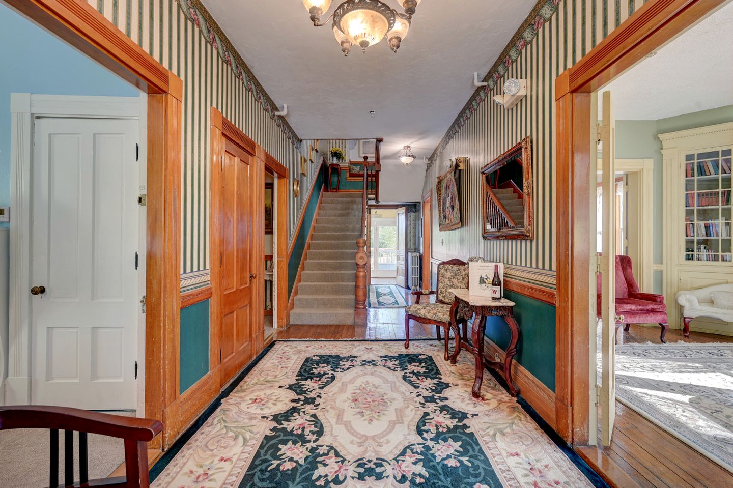 Incredible Villa with Swimming Pool and Hot-tub in North Conway, New Hampshire