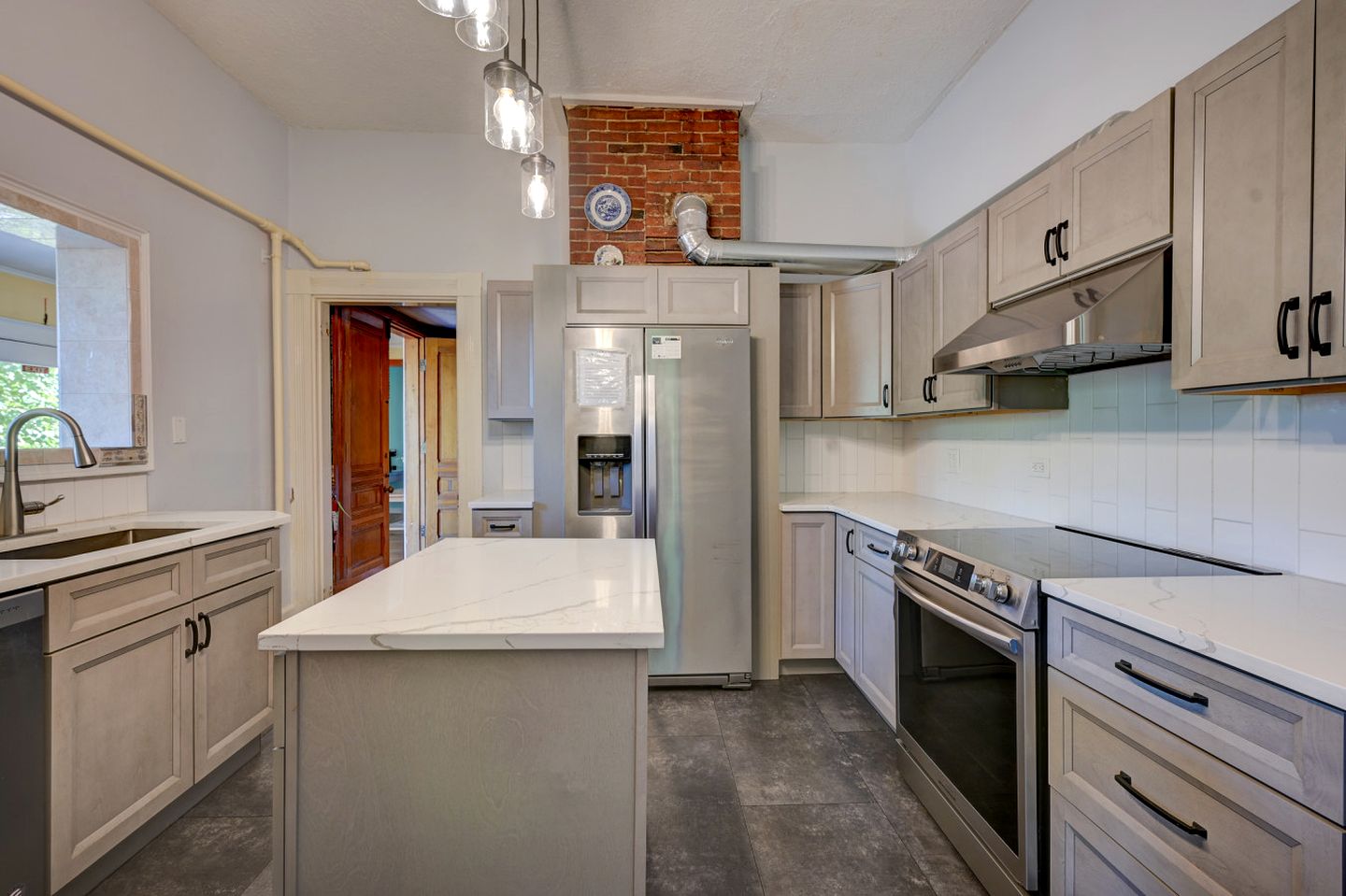 Incredible Villa with Swimming Pool and Hot-tub in North Conway, New Hampshire