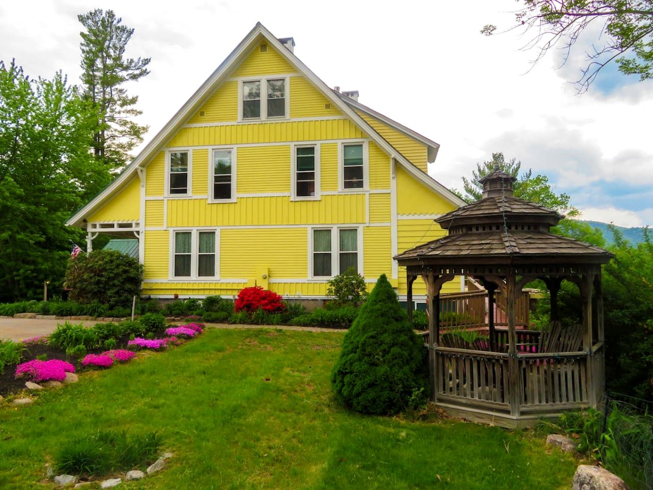 Incredible Villa with Swimming Pool and Hot-tub in North Conway, New Hampshire