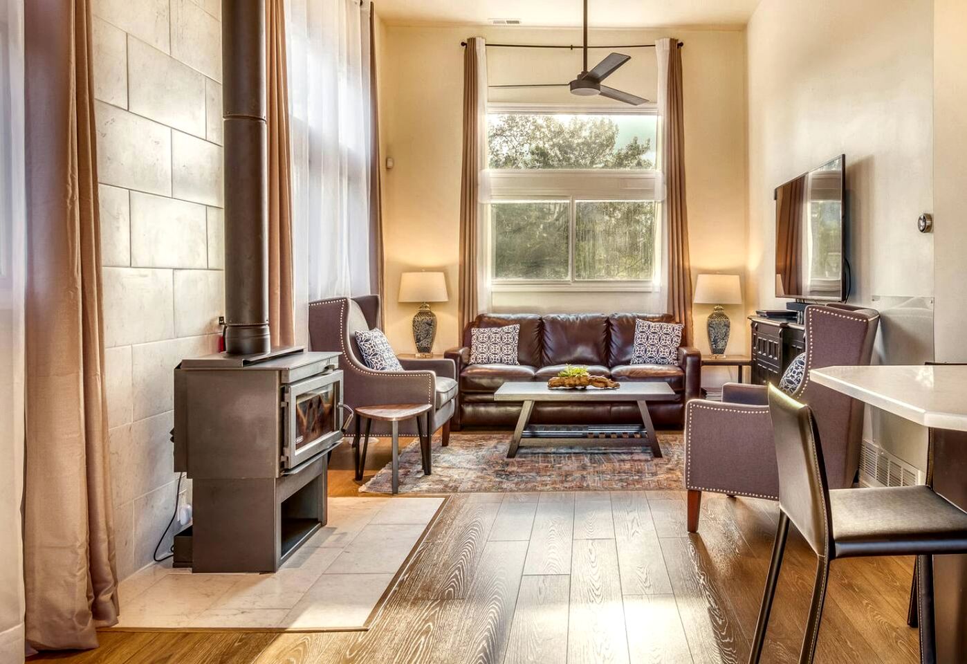 Incredible Waterfront Villa with Stunning Sights in Gary, Indiana