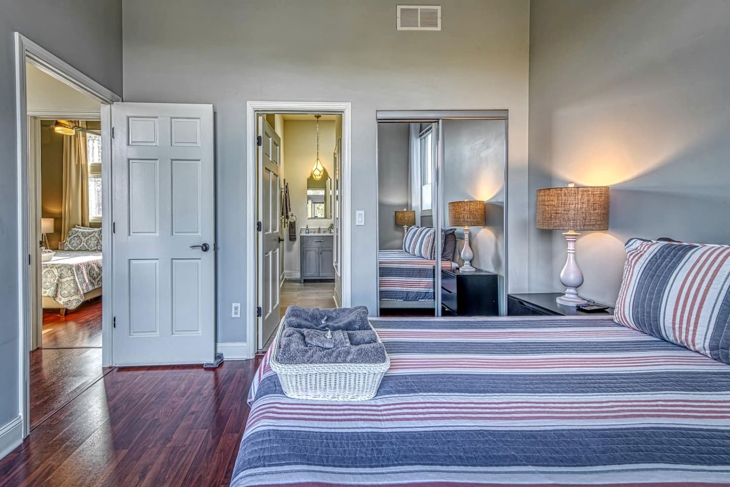 Incredible Waterfront Villa with Stunning Sights in Gary, Indiana