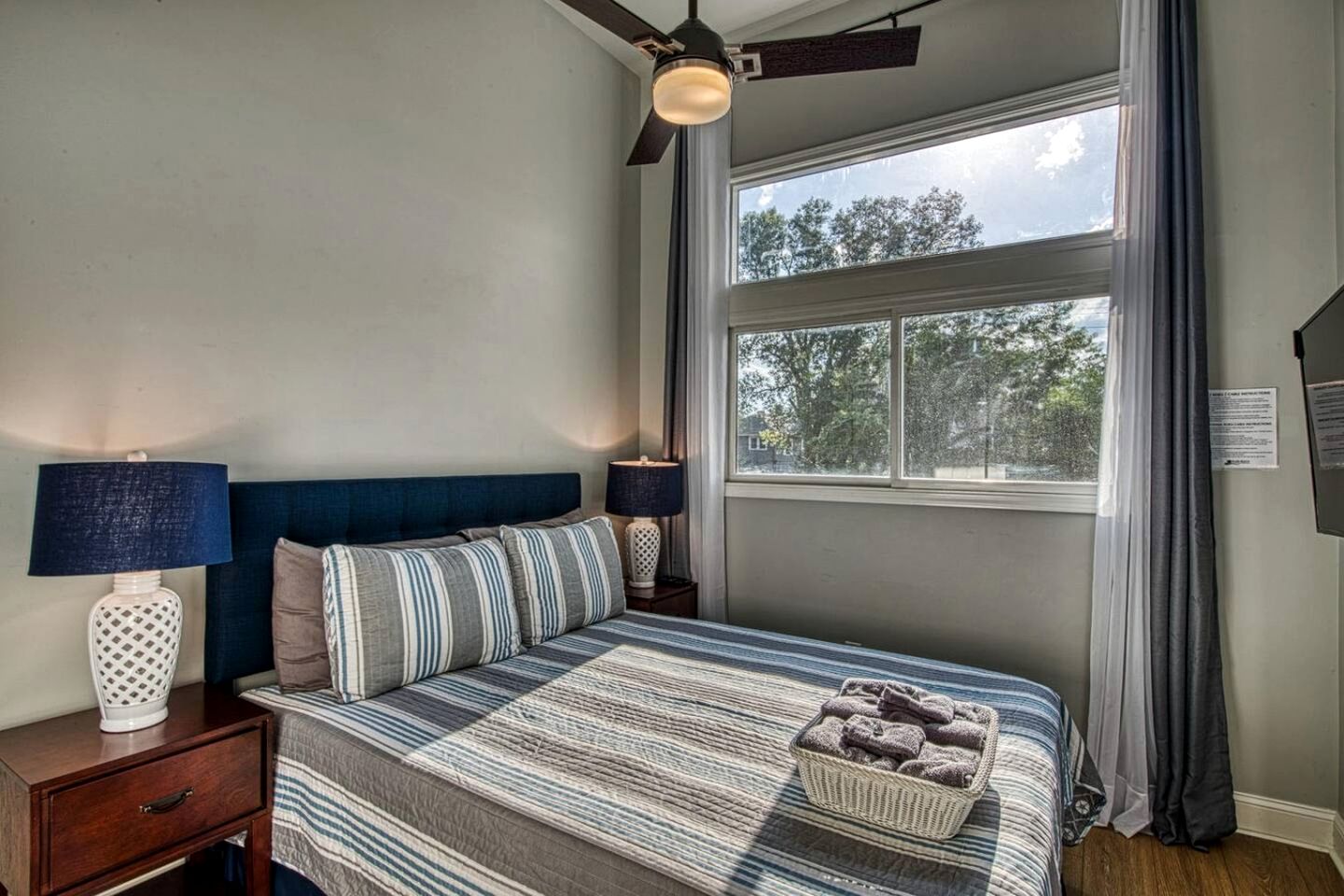 Incredible Waterfront Villa with Stunning Sights in Gary, Indiana