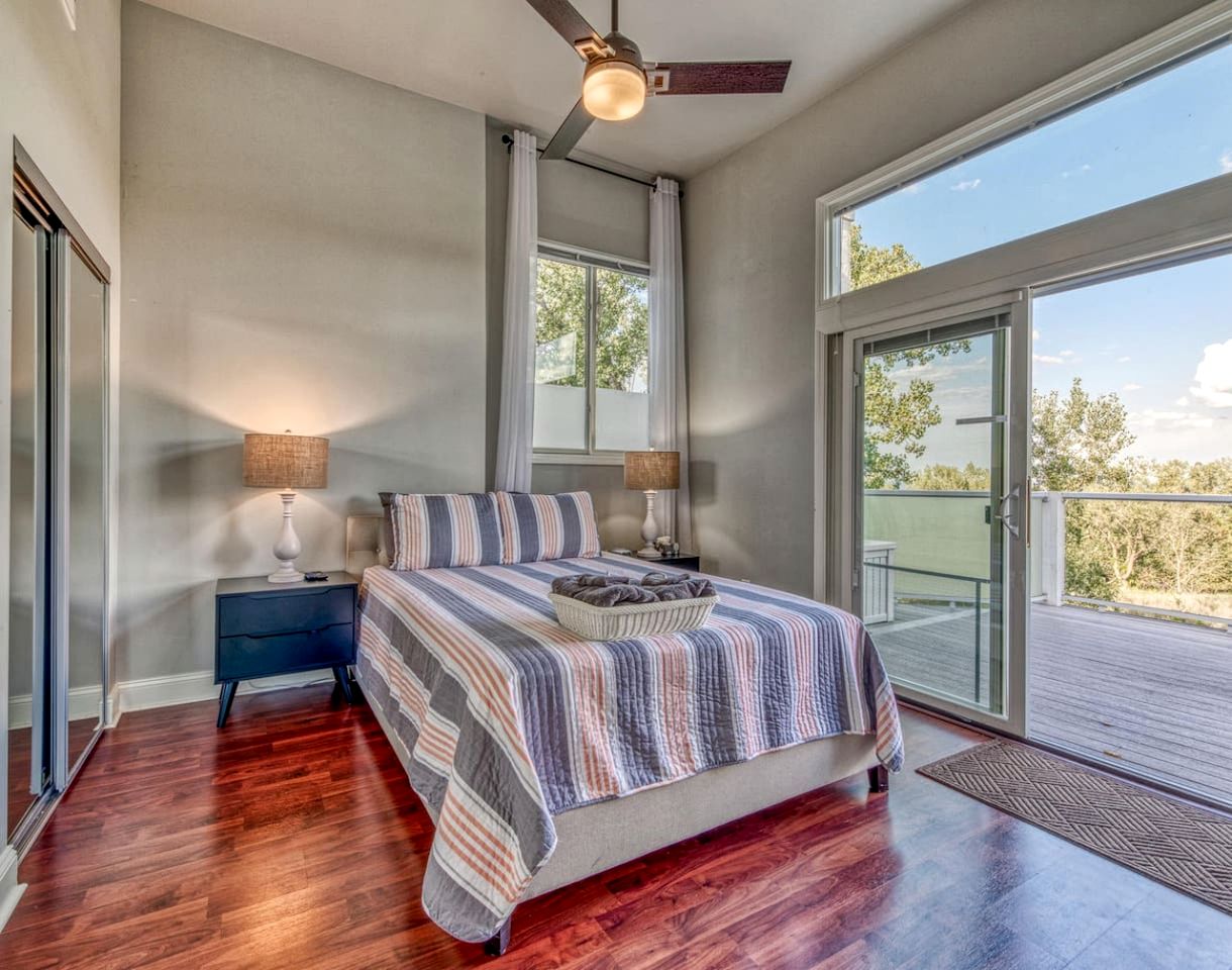 Incredible Waterfront Villa with Stunning Sights in Gary, Indiana