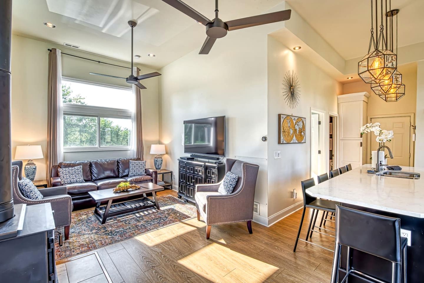 Incredible Waterfront Villa with Stunning Sights in Gary, Indiana