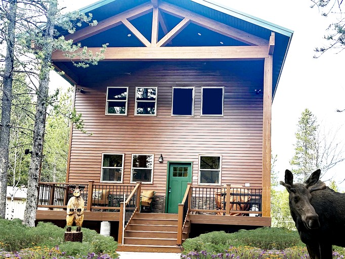 Incredible Wooden Cabin with Fantastic Hiking Trails in Island Park, Idaho