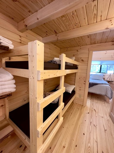 Cabins (United States of America, Steuben, Maine)