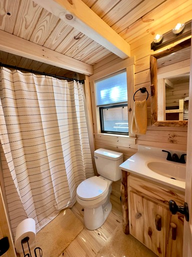 Cabins (United States of America, Steuben, Maine)
