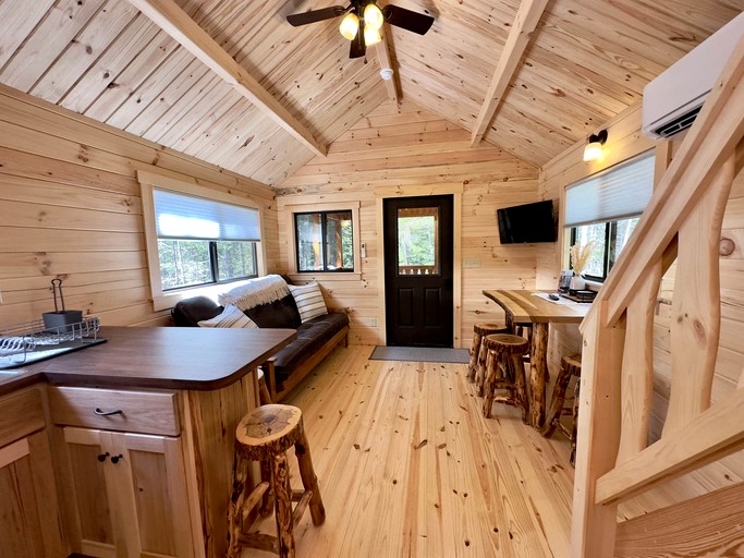 Cabins (United States of America, Steuben, Maine)