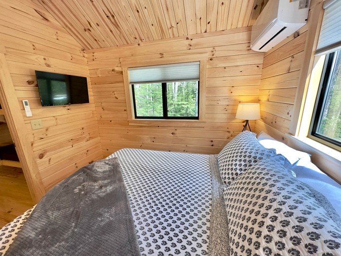 Cabins (United States of America, Steuben, Maine)