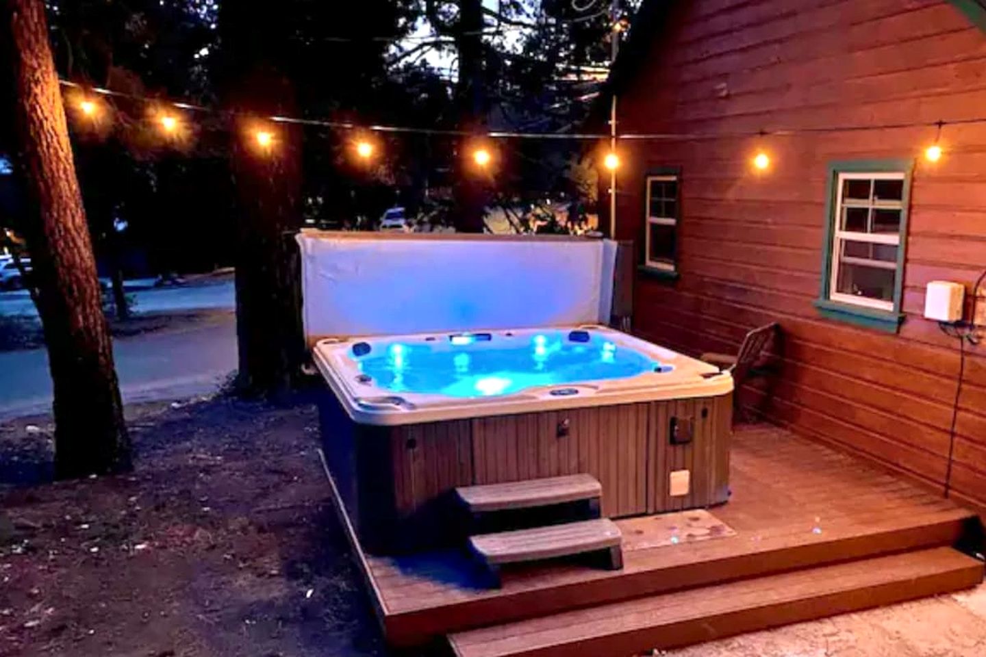 Incredible Wooden Cabin with Hot-tub in Big Bear Lake, California