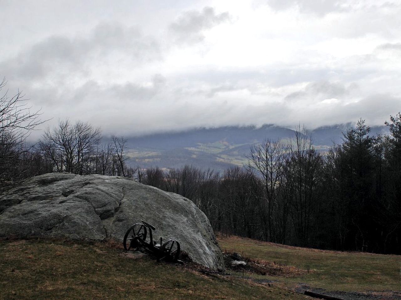 Rustic Log Cabin with Spectacular Mountain Vistas in Piedmont Region, Virginia