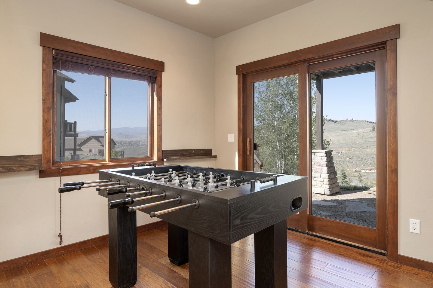 Outstanding Cabin with Barbecue, Hot-tub and Foosball in Granby, Colorado