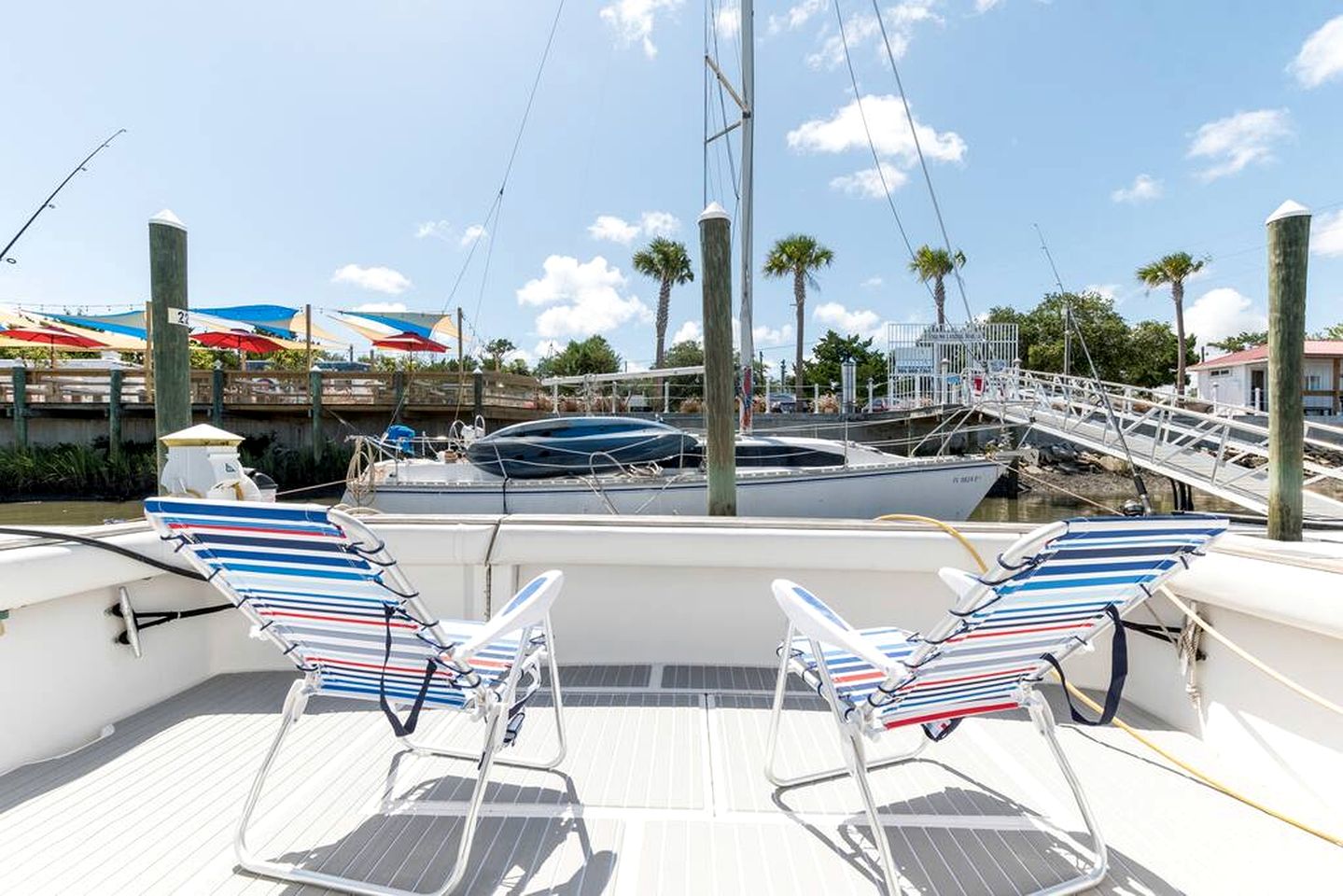 Luxurious Family-Friendly Boat Beautifully Decorated in Florida