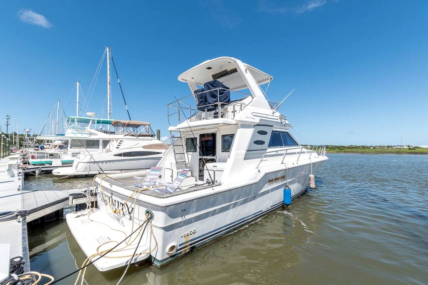 Luxurious Family-Friendly Boat Beautifully Decorated in Florida