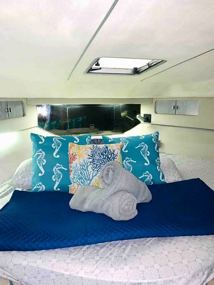 Luxurious Family-Friendly Boat Beautifully Decorated in Florida