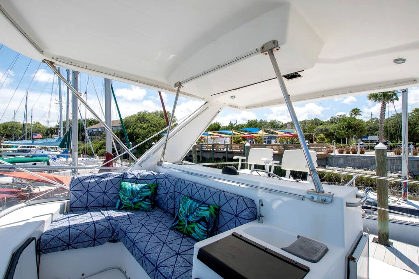 Luxurious Family-Friendly Boat Beautifully Decorated in Florida