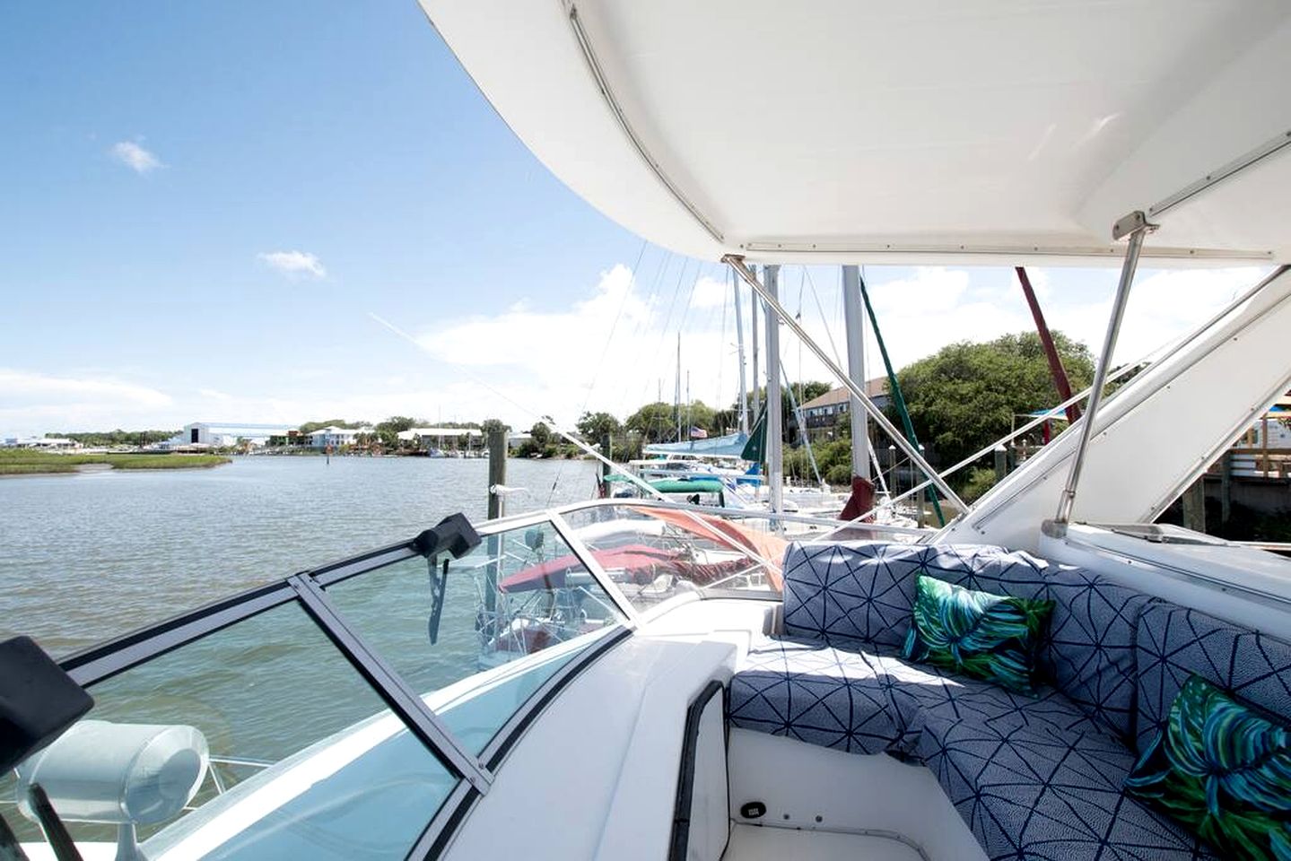 Luxurious Family-Friendly Boat Beautifully Decorated in Florida