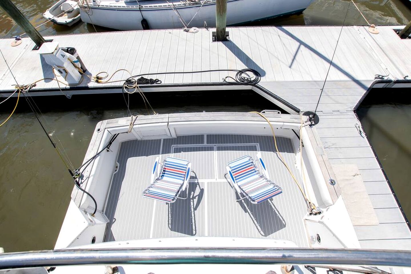 Luxurious Family-Friendly Boat Beautifully Decorated in Florida