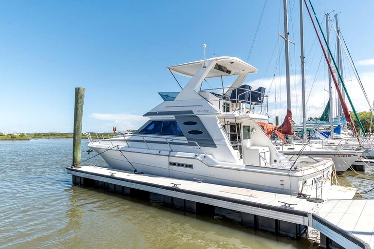 Luxurious Family-Friendly Boat Beautifully Decorated in Florida