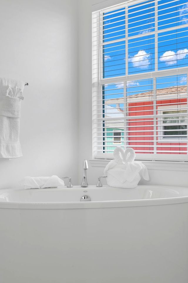 Stunning Beach House with Swimming Pool and Great Sights in Fort Myers Beach, Florida